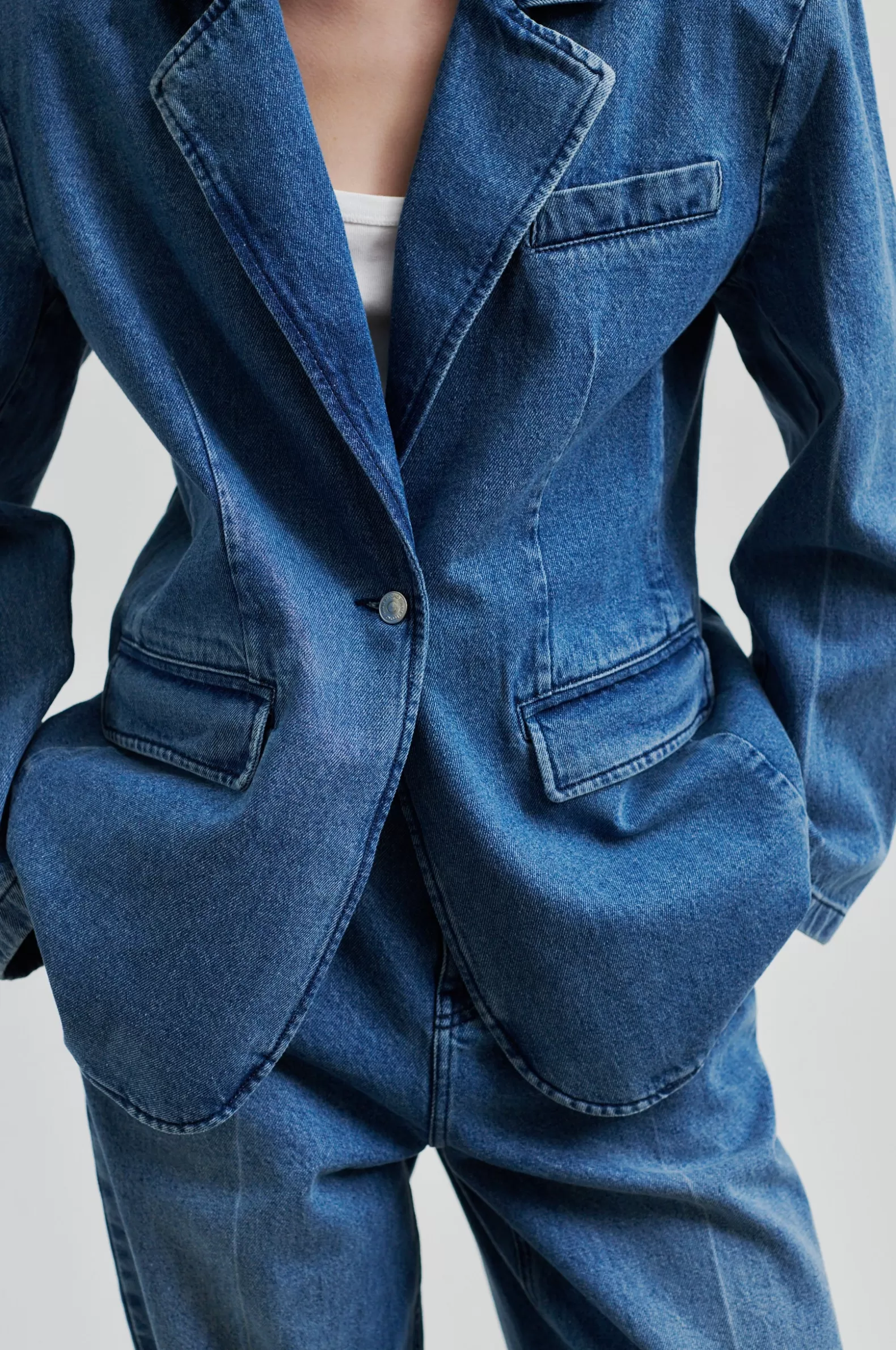 everly_denim_blazer_1-3.webp Second Female Everly Denim Blazer- Denim Styles | Blazers