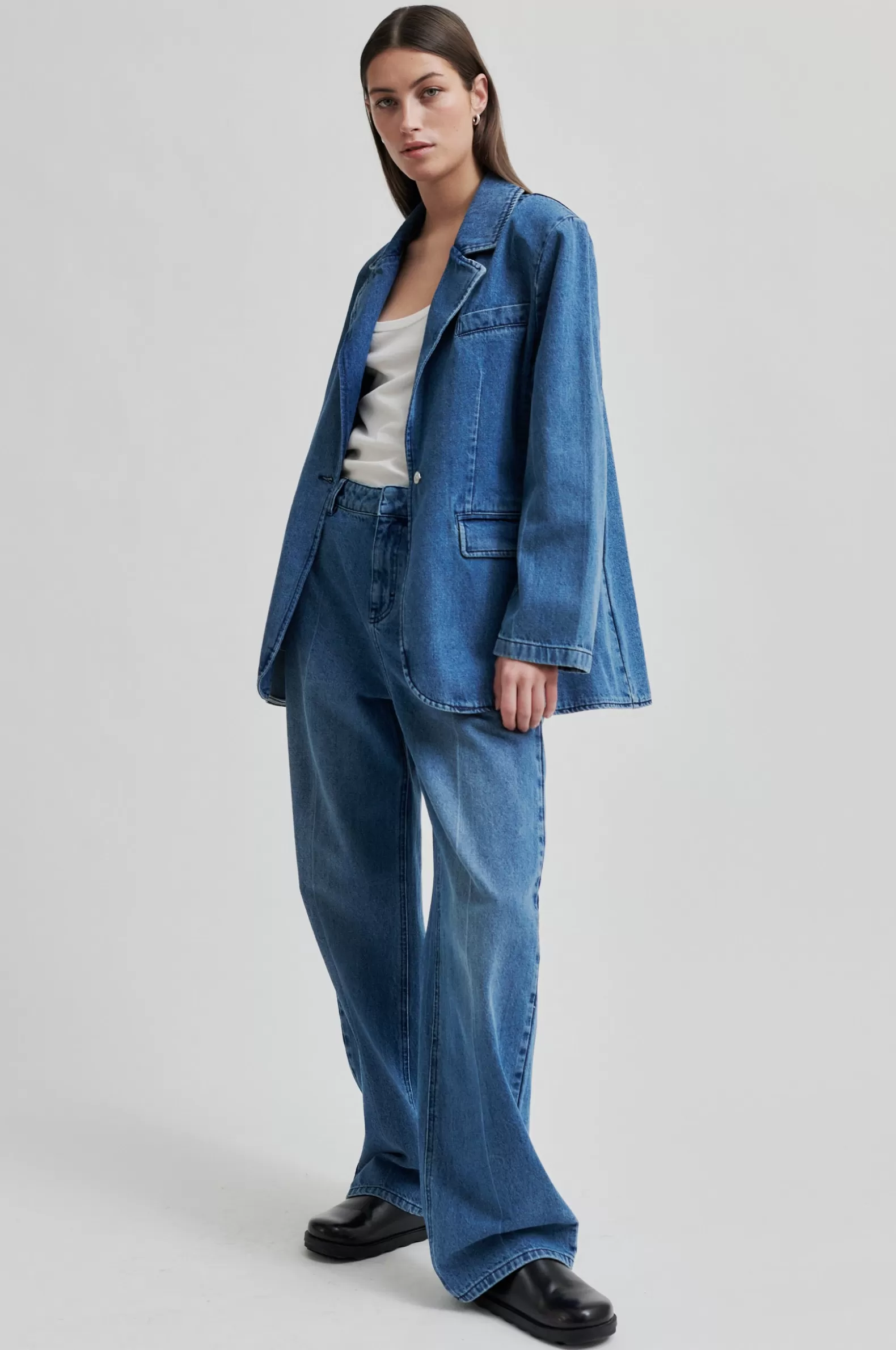 everly_denim_blazer_4-3.webp Second Female Everly Denim Blazer- Denim Styles | Blazers