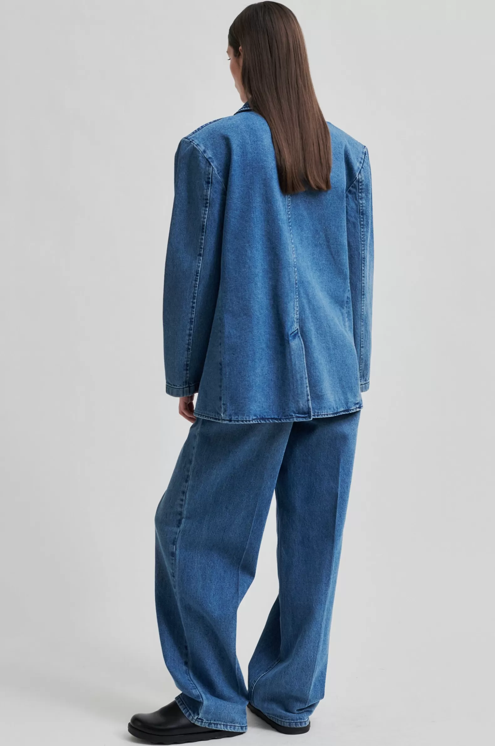 everly_denim_blazer_5-3.webp Second Female Everly Denim Blazer- Denim Styles | Blazers